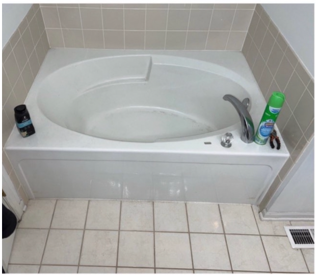 Bathroom before remodel 32